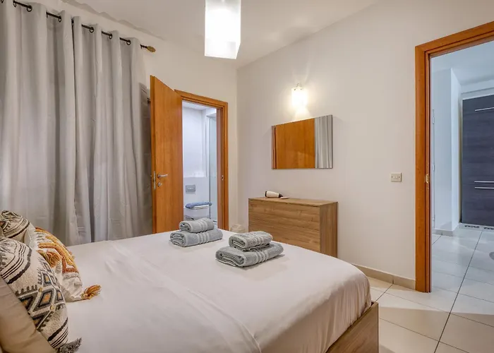 Spacious 2 Bedroom In Spinola Bay Cgre1 *