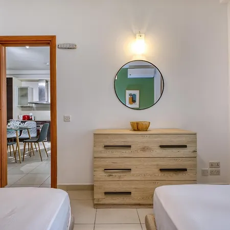 Spacious 2 Bedroom In Spinola Bay Cgre1 * San Ġiljan